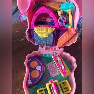 Cute Polly Pocket Pink Llama Compact with mini Polly Pocket figure